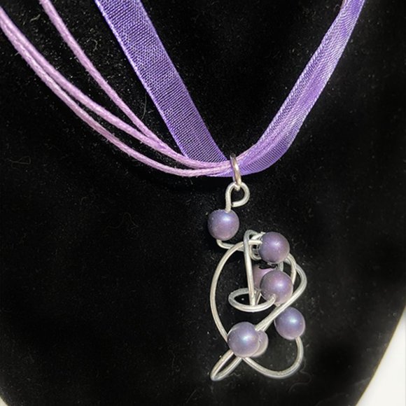 Stainless Steel Twisted Pendant with Druk Beads Handcrafted by Artisan - Picture 8 of 9